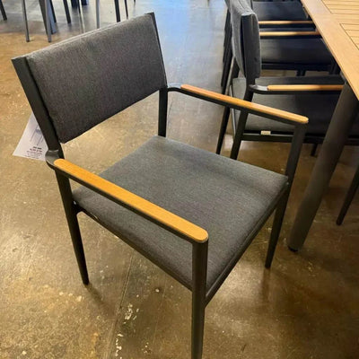 Bonigen Outdoor Dining Chair