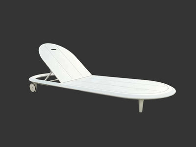 White Curve sun lounger with adjustable backrest and wheels on gray background